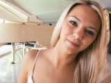Vidéo porno mobile : Ashley, the little blonde who loves cocks!
